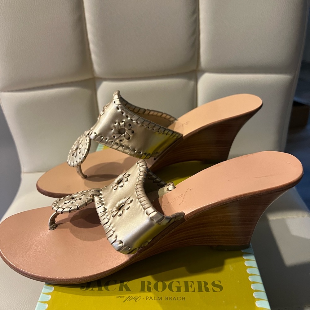Jack Rogers Gold Wedge Sandal Size 8 Ready for vacation/spring/summer!